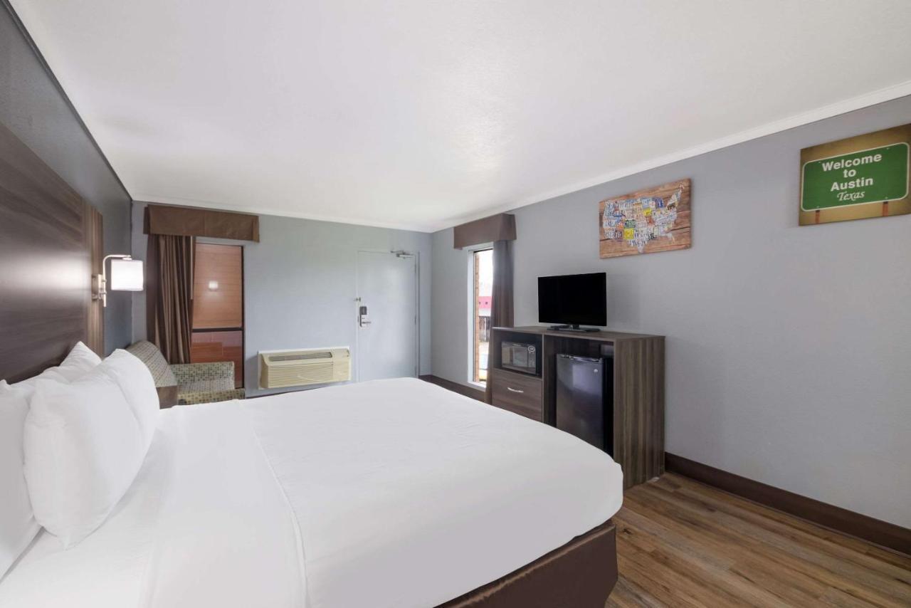 Econo Lodge Near The Domain - The Arboretum Austin Eksteriør bilde