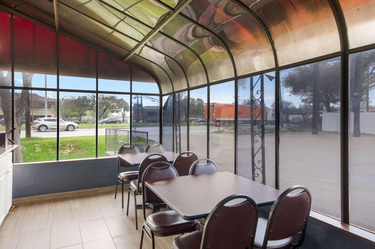 Econo Lodge Near The Domain - The Arboretum Austin Eksteriør bilde