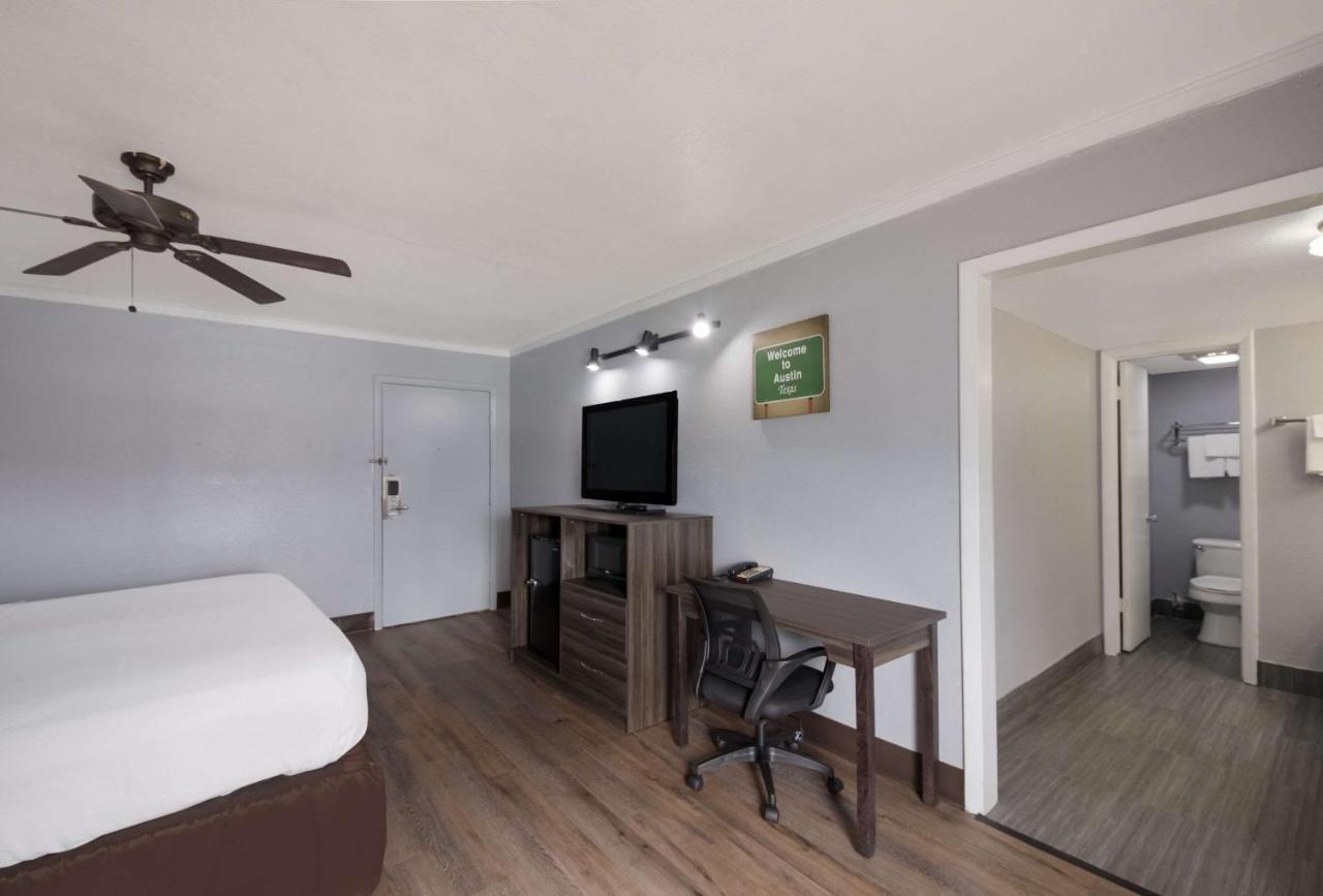 Econo Lodge Near The Domain - The Arboretum Austin Eksteriør bilde